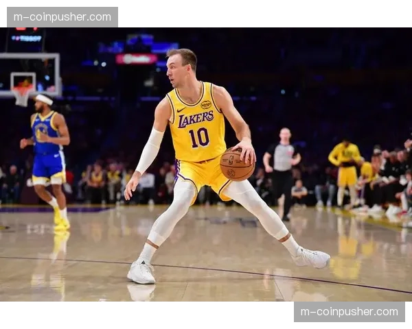 肯纳德三分命中率保持高位 湖人新援二传组织能力获认可